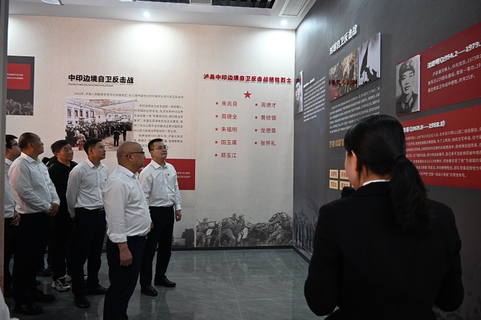 瀘縣建校開展“緬懷革命先烈 賡續(xù)紅色血脈”主題黨日活動