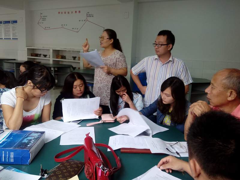 2014年秋期建筑專業(yè)學(xué)生校內(nèi)工地見(jiàn)習(xí)活動(dòng)工作會(huì)