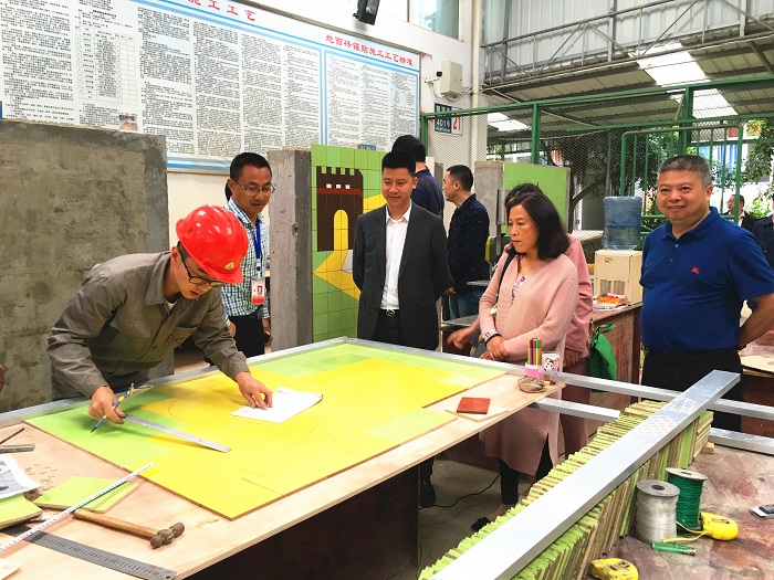 成都市城鄉(xiāng)建設(shè)委員會(huì)視察瀘縣建校
