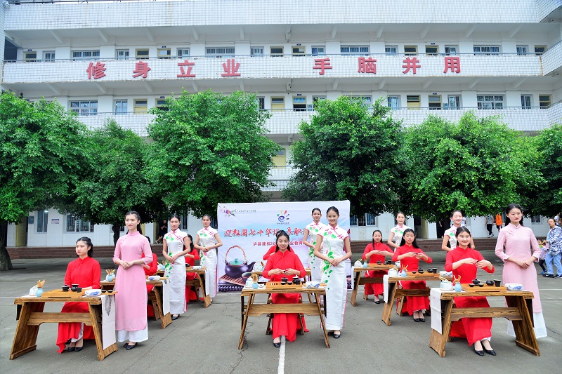 風(fēng)采建校人  人人皆出彩 ——瀘縣建校舉行2019年職業(yè)教育活動周現(xiàn)場展示活動