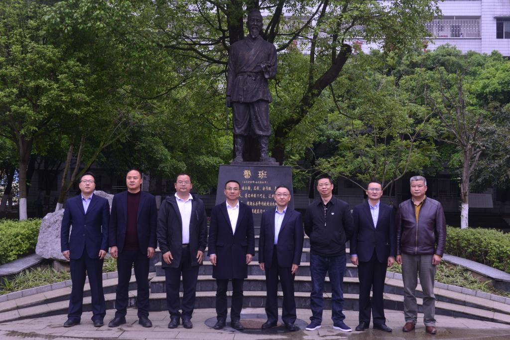 協(xié)同發(fā)展，唱響職教“雙城記”—— 瀘縣建校與重慶工業(yè)技師學(xué)院簽訂協(xié)同發(fā)展協(xié)議