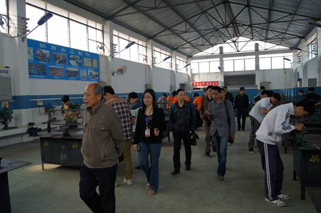 瀘縣建校與瀘職院開展建筑實訓基地建設(shè)研討活動
